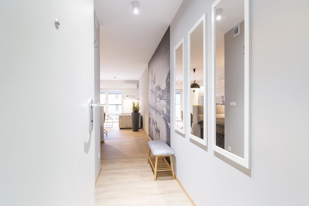 Venezia Apartment พอซนาน ภายนอก รูปภาพ