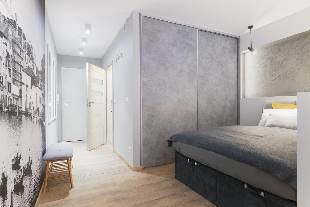Venezia Apartment พอซนาน ภายนอก รูปภาพ